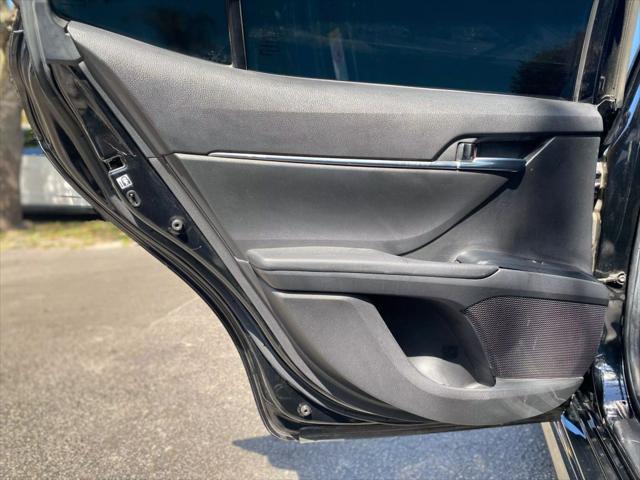 Photo of 2018 Midnight Black Metallic Toyota Camry