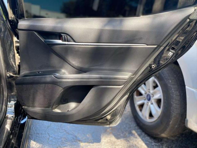 Photo of 2018 Midnight Black Metallic Toyota Camry