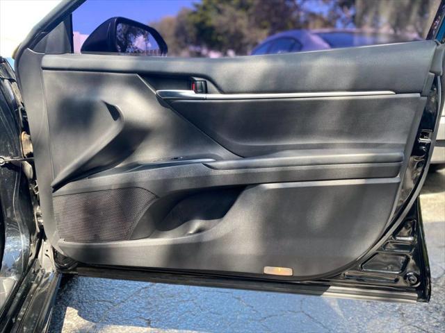 Photo of 2018 Midnight Black Metallic Toyota Camry
