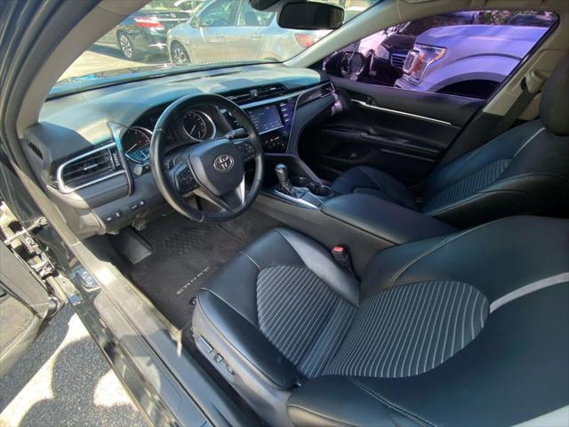 Photo of 2018 Midnight Black Metallic Toyota Camry