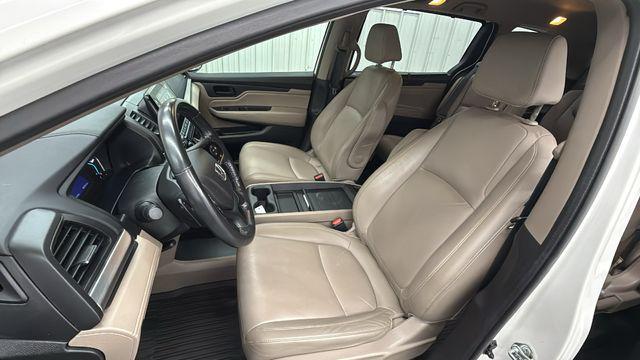 Photo of 2018 White Diamond Pearl Honda Odyssey