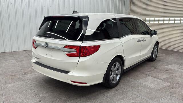 Photo of 2018 White Diamond Pearl Honda Odyssey