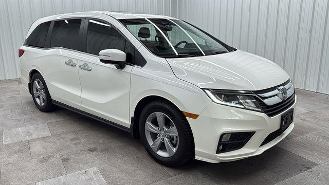Photo of 2018 White Diamond Pearl Honda Odyssey