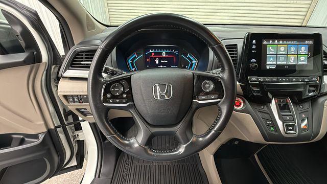 Photo of 2018 White Diamond Pearl Honda Odyssey