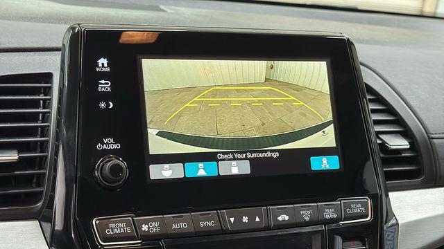 Photo of 2018 White Diamond Pearl Honda Odyssey