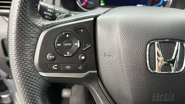 Photo of 2022 Lunar Silver Metallic Honda Pilot