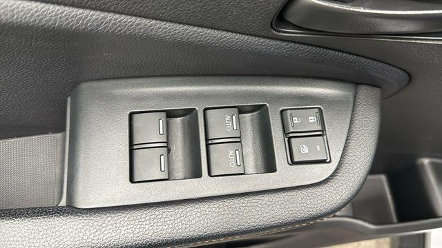 Photo of 2022 Lunar Silver Metallic Honda Pilot