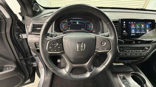 Photo of 2022 Lunar Silver Metallic Honda Pilot