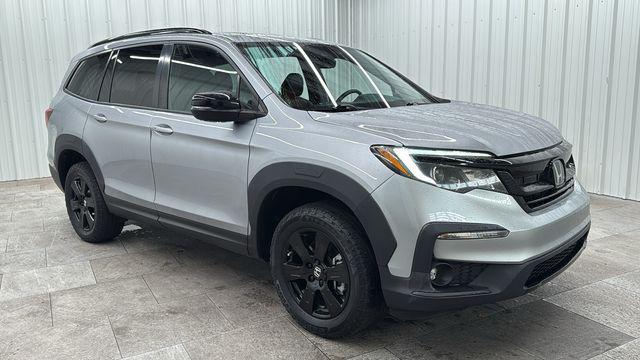 Photo of 2022 Lunar Silver Metallic Honda Pilot
