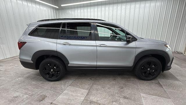Photo of 2022 Lunar Silver Metallic Honda Pilot