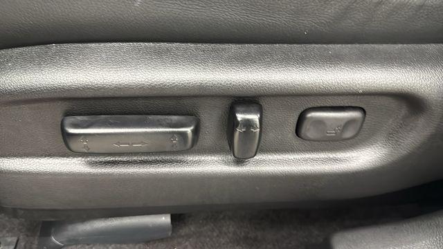 Photo of 2022 Lunar Silver Metallic Honda Pilot