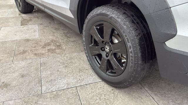 Photo of 2022 Lunar Silver Metallic Honda Pilot