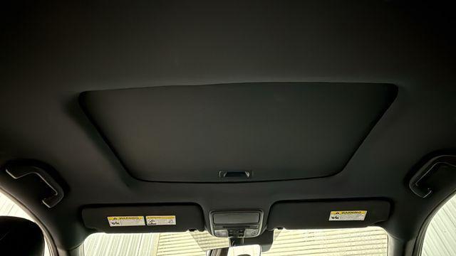 Photo of 2022 Lunar Silver Metallic Honda Pilot