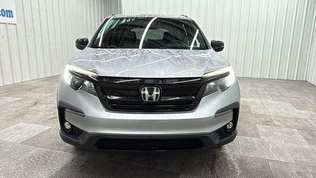 Photo of 2022 Lunar Silver Metallic Honda Pilot