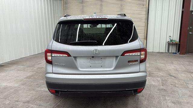 Photo of 2022 Lunar Silver Metallic Honda Pilot