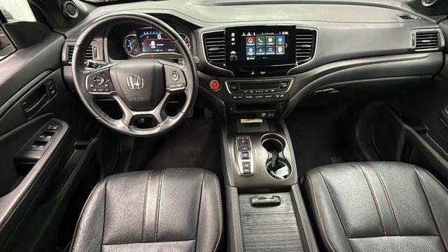 Photo of 2022 Lunar Silver Metallic Honda Pilot
