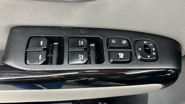 Photo of 2015 Titanium Gray Kia Soul
