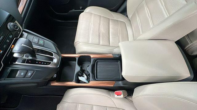 Photo of 2022 Platinum White Pearl Honda CR-V