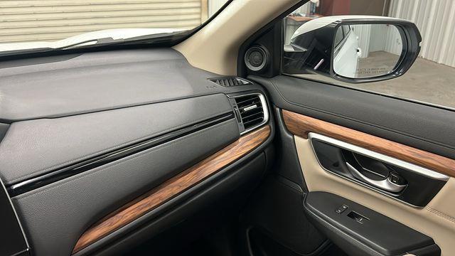 Photo of 2022 Platinum White Pearl Honda CR-V