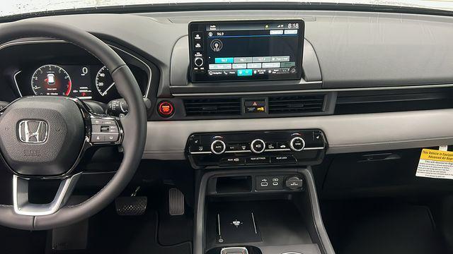 Photo of 2025 Nh-830mx Honda Pilot