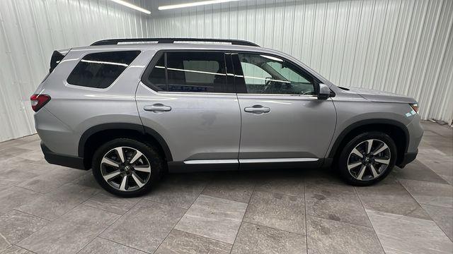 Photo of 2025 Nh-830mx Honda Pilot