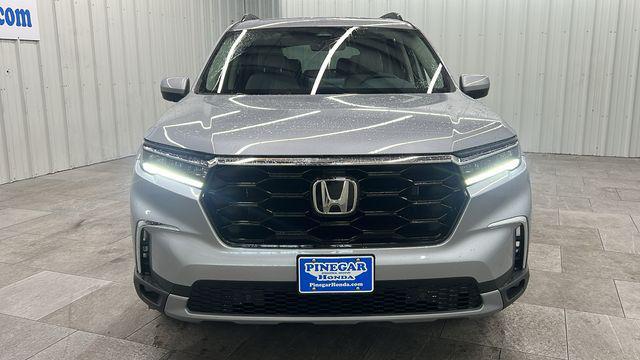 Photo of 2025 Nh-830mx Honda Pilot