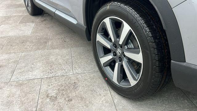 Photo of 2025 Nh-830mx Honda Pilot