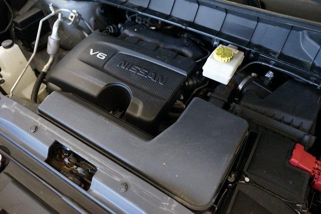 Photo of 2022 Solid Gray/Super Black Nissan Pathfinder