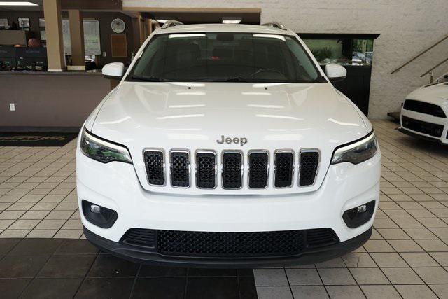 Photo of 2020 Bright White Clearcoat Jeep Cherokee
