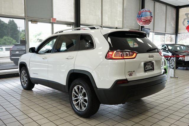 Photo of 2020 Bright White Clearcoat Jeep Cherokee