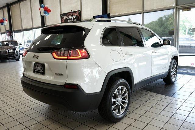 Photo of 2020 Bright White Clearcoat Jeep Cherokee