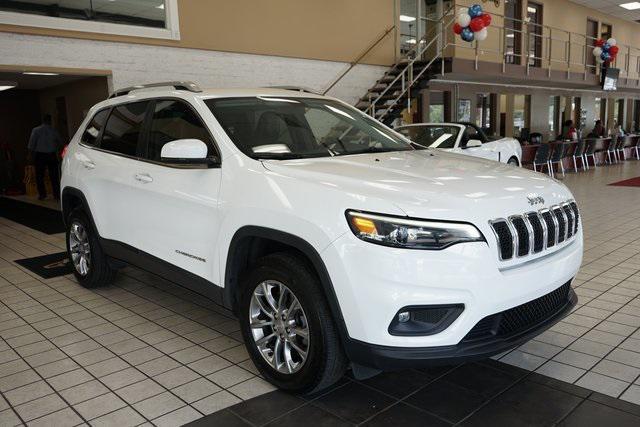 Photo of 2020 Bright White Clearcoat Jeep Cherokee