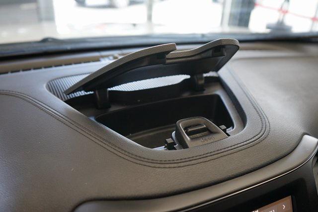 Photo of 2020 Bright White Clearcoat Jeep Cherokee