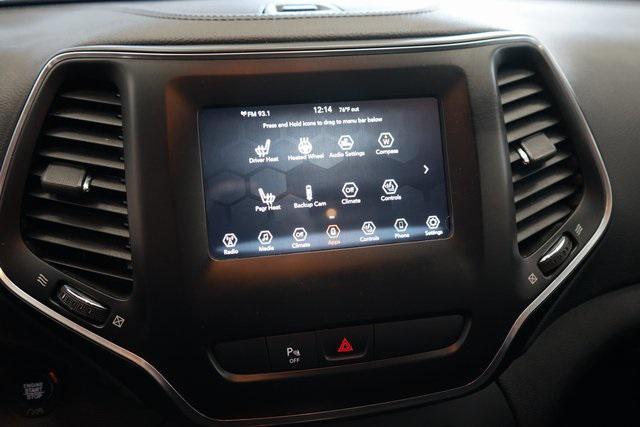 Photo of 2020 Bright White Clearcoat Jeep Cherokee