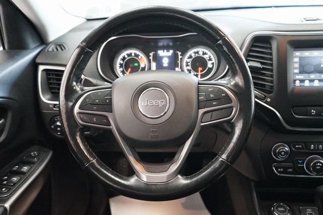 Photo of 2020 Bright White Clearcoat Jeep Cherokee
