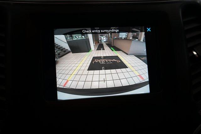 Photo of 2020 Bright White Clearcoat Jeep Cherokee