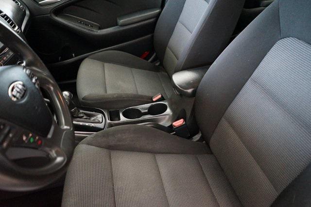 Photo of 2018 Deep Sea Blue Kia Forte