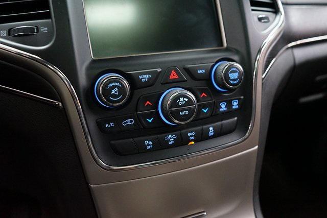 Photo of 2014 Brilliant Black Crystal Pearlcoat Jeep Grand Cherokee