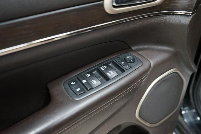 Photo of 2014 Brilliant Black Crystal Pearlcoat Jeep Grand Cherokee