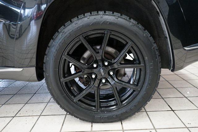 Photo of 2014 Brilliant Black Crystal Pearlcoat Jeep Grand Cherokee
