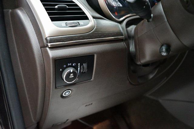 Photo of 2014 Brilliant Black Crystal Pearlcoat Jeep Grand Cherokee