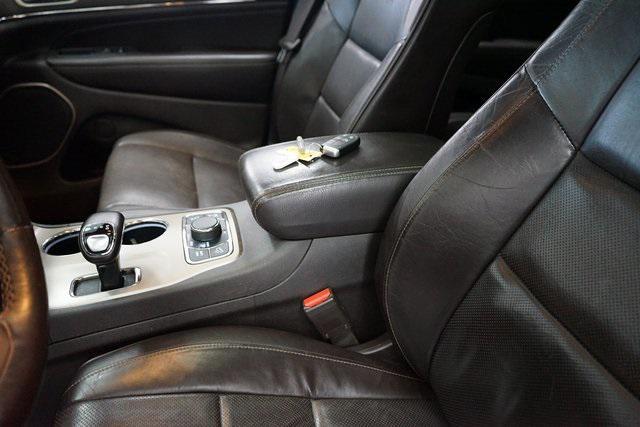 Photo of 2014 Brilliant Black Crystal Pearlcoat Jeep Grand Cherokee