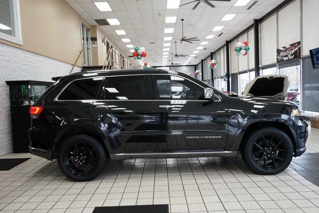 Photo of 2014 Brilliant Black Crystal Pearlcoat Jeep Grand Cherokee