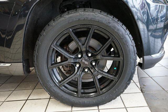 Photo of 2014 Brilliant Black Crystal Pearlcoat Jeep Grand Cherokee