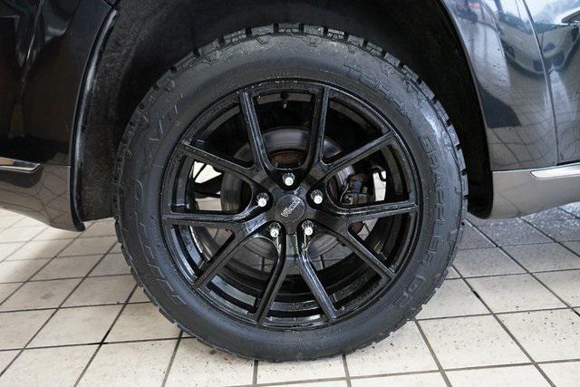 Photo of 2014 Brilliant Black Crystal Pearlcoat Jeep Grand Cherokee