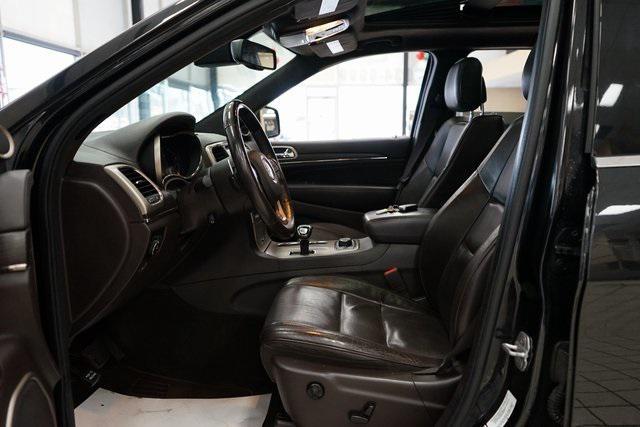 Photo of 2014 Brilliant Black Crystal Pearlcoat Jeep Grand Cherokee
