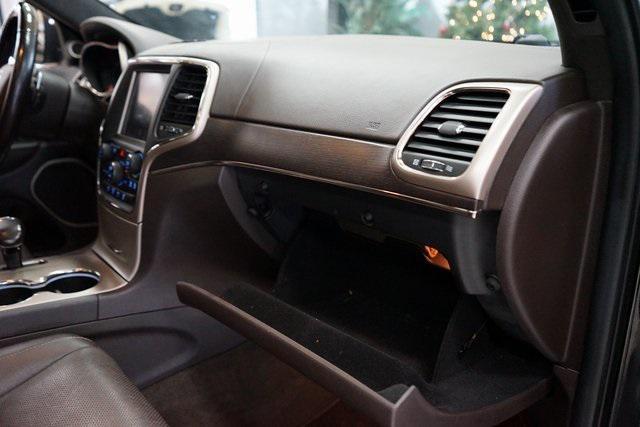 Photo of 2014 Brilliant Black Crystal Pearlcoat Jeep Grand Cherokee