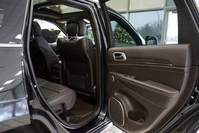 Photo of 2014 Brilliant Black Crystal Pearlcoat Jeep Grand Cherokee