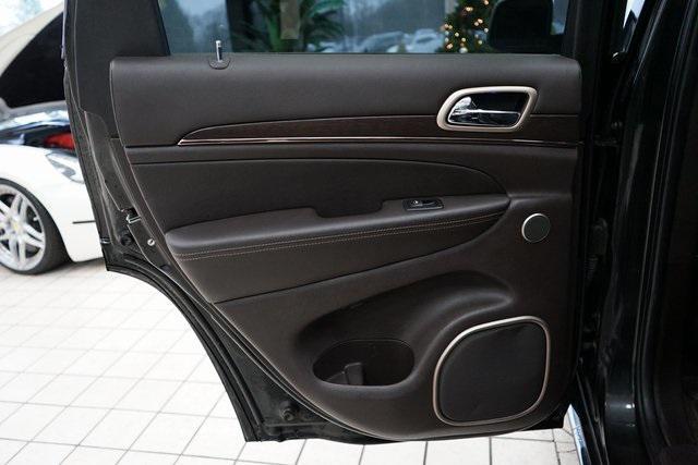 Photo of 2014 Brilliant Black Crystal Pearlcoat Jeep Grand Cherokee