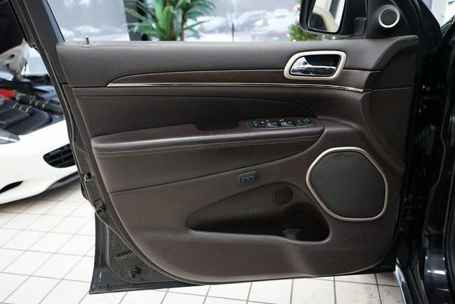 Photo of 2014 Brilliant Black Crystal Pearlcoat Jeep Grand Cherokee